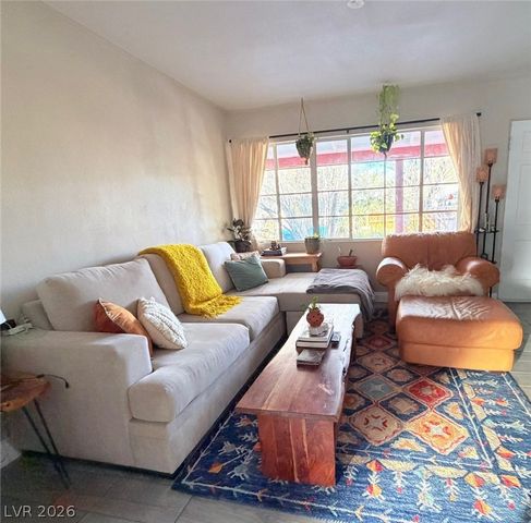 1622 Thelma Lane, Las Vegas, NV 89104