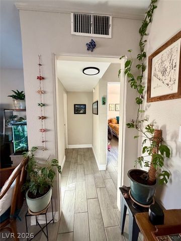 1622 Thelma Lane, Las Vegas, NV 89104