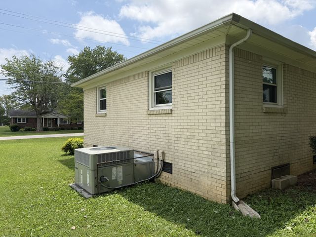 835 Anthony Ave, Smithville, TN 37166