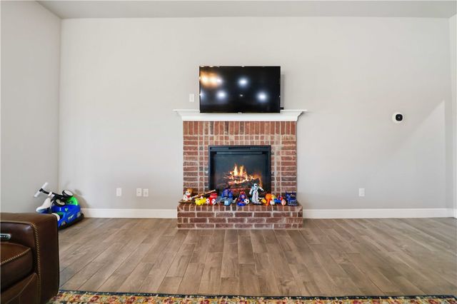 2401 Armstrong Lane, Pea Ridge, AR 72751