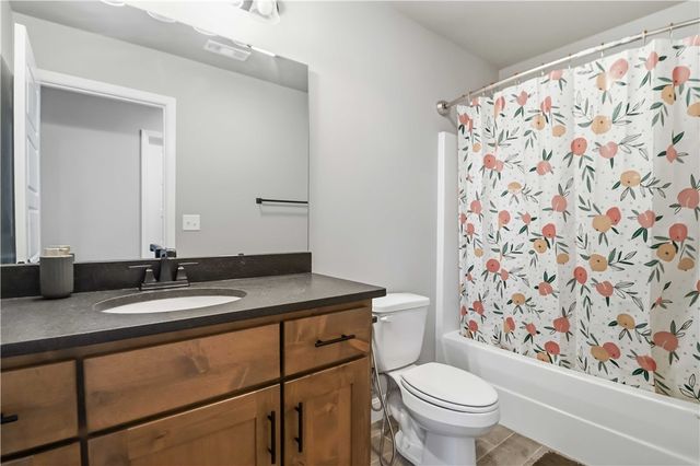 2401 Armstrong Lane, Pea Ridge, AR 72751