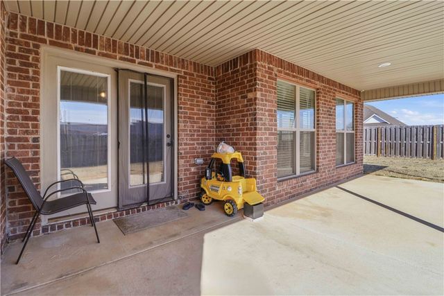 2401 Armstrong Lane, Pea Ridge, AR 72751