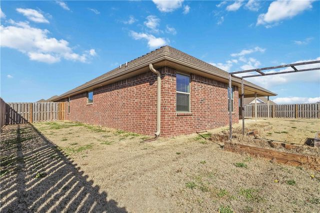 2401 Armstrong Lane, Pea Ridge, AR 72751