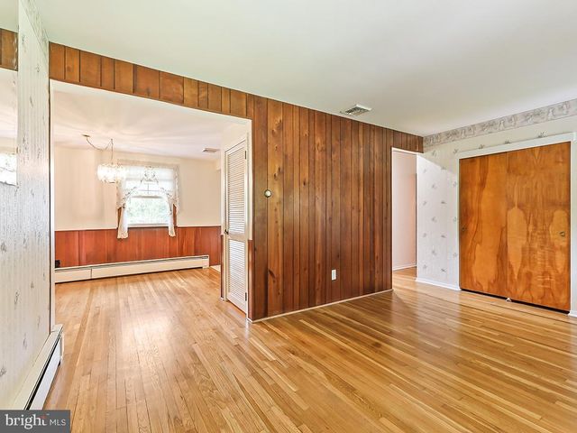 929 CREAMERY RD, Newtown, PA 18940