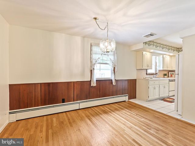 929 CREAMERY RD, Newtown, PA 18940