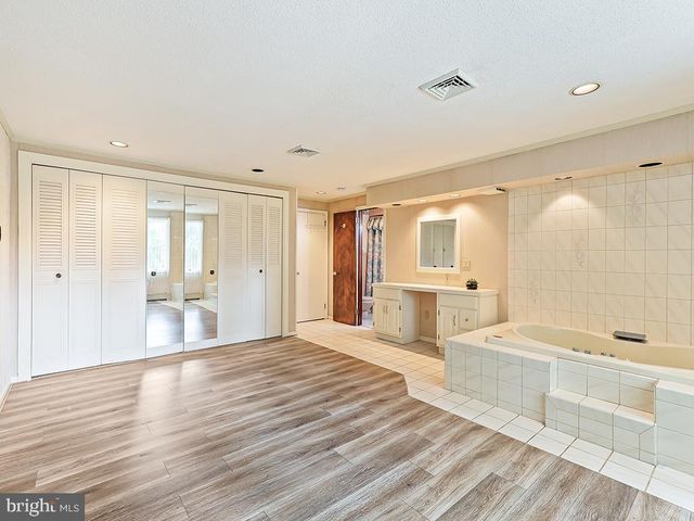 929 CREAMERY RD, Newtown, PA 18940