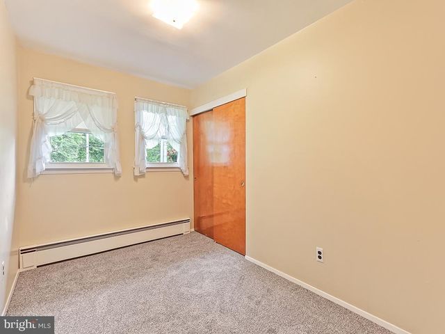 929 CREAMERY RD, Newtown, PA 18940
