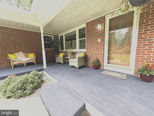 929 CREAMERY RD, Newtown, PA 18940