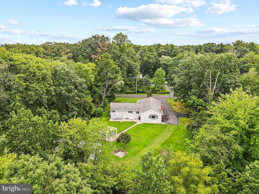 929 CREAMERY RD, NEWTOWN, PA 18940 — photo 3