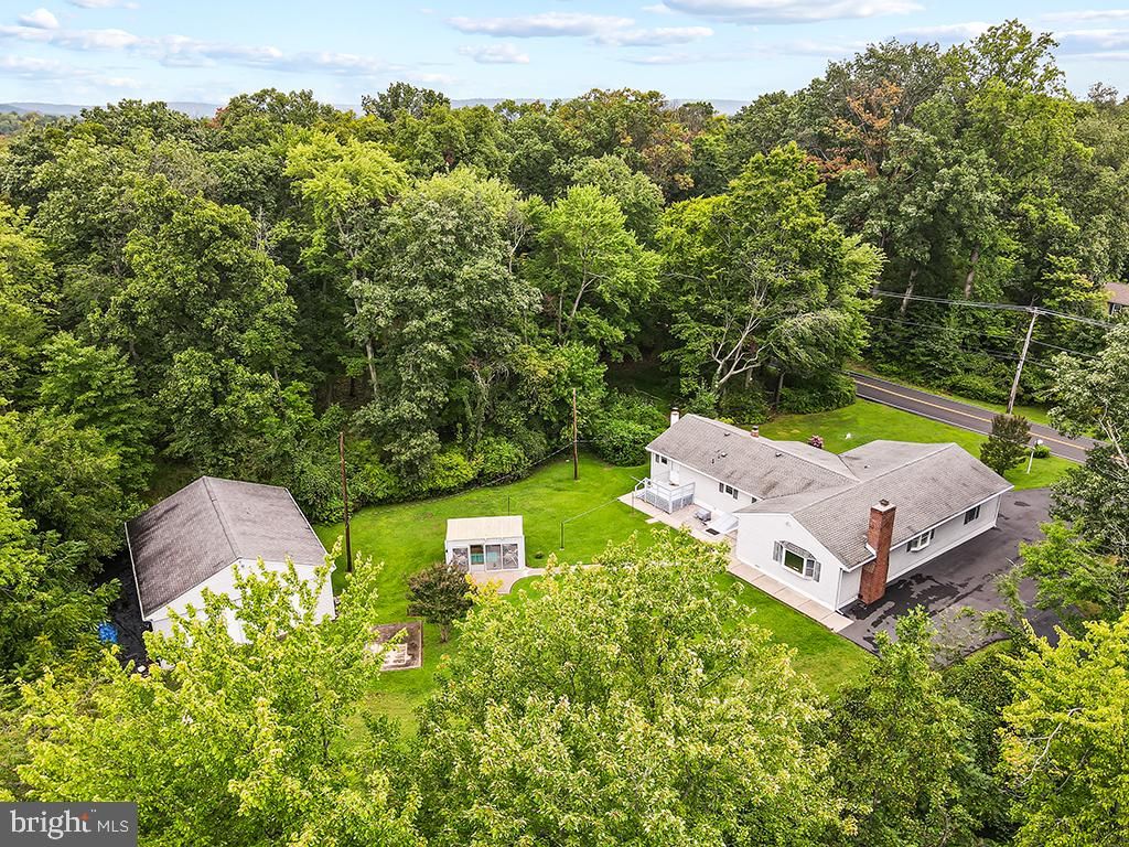 929 CREAMERY RD, NEWTOWN, PA 18940 — photo 4