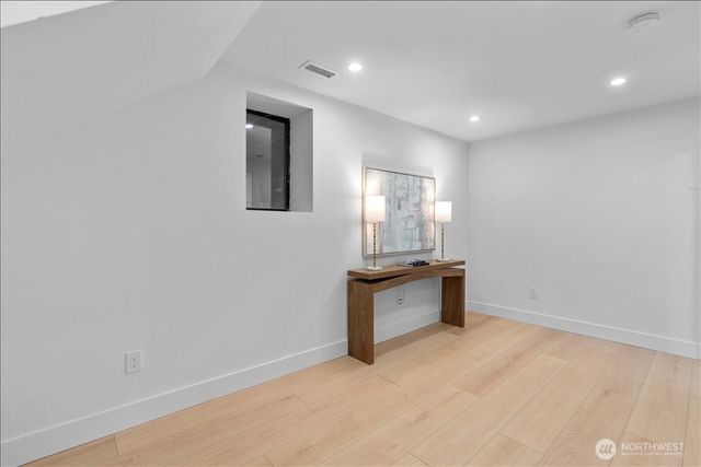 4011 SW Maryland Place, Seattle, WA 98116