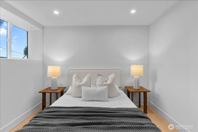 4011 SW Maryland Place, Seattle, WA 98116