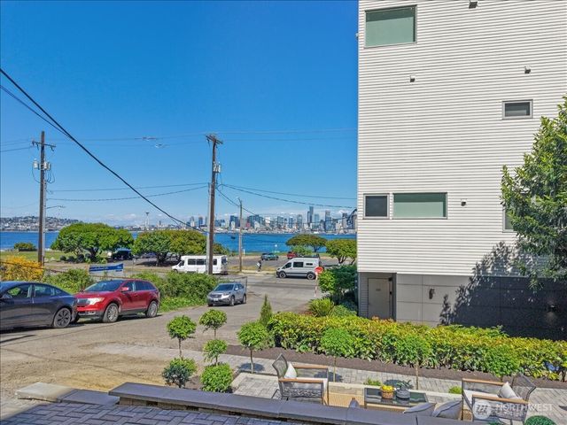 4011 SW Maryland Place, Seattle, WA 98116