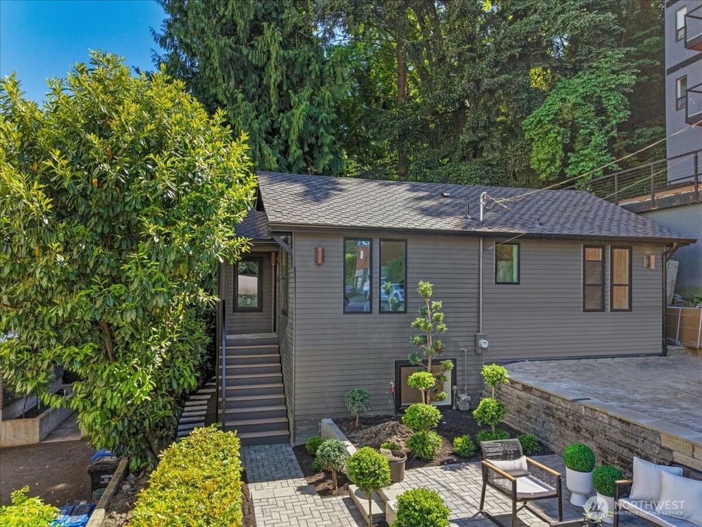 4011 SW Maryland Place, Seattle, WA 98116