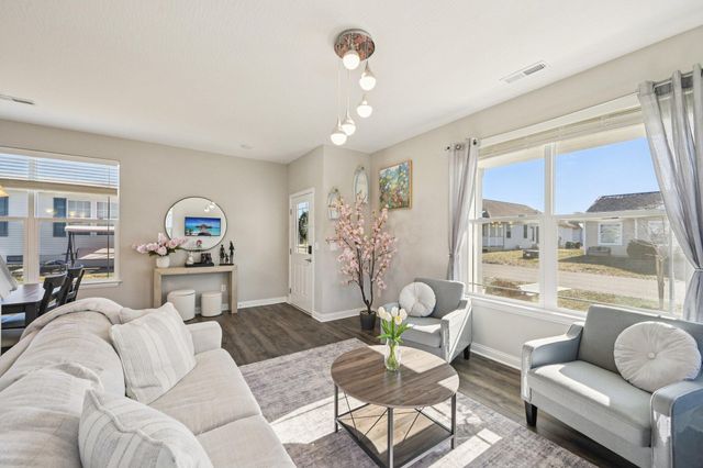 38 Waterman Avenue, Commercial Point, OH 43116