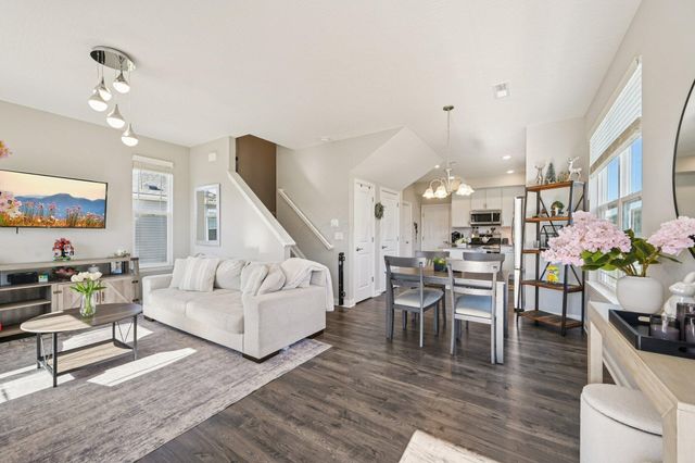 38 Waterman Avenue, Commercial Point, OH 43116