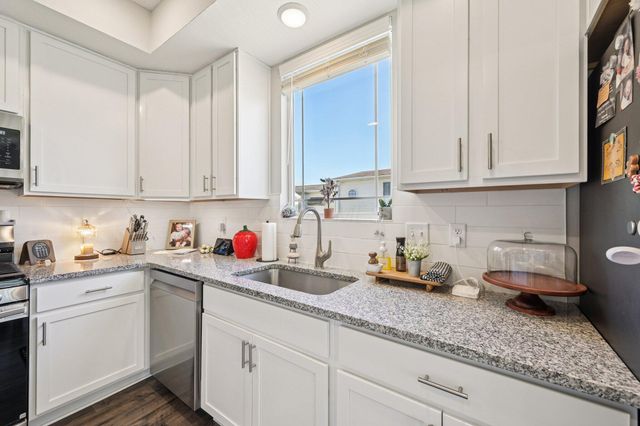 38 Waterman Avenue, Commercial Point, OH 43116