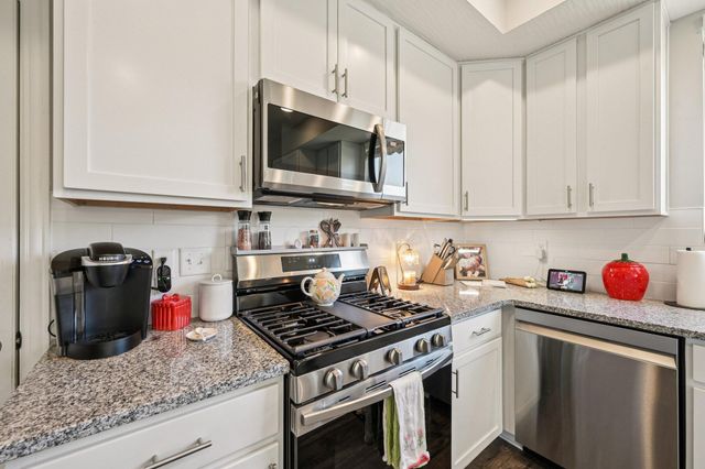 38 Waterman Avenue, Commercial Point, OH 43116