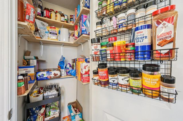 38 Waterman Avenue, Commercial Point, OH 43116