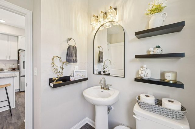 38 Waterman Avenue, Commercial Point, OH 43116