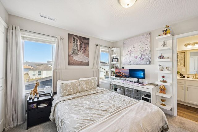 38 Waterman Avenue, Commercial Point, OH 43116