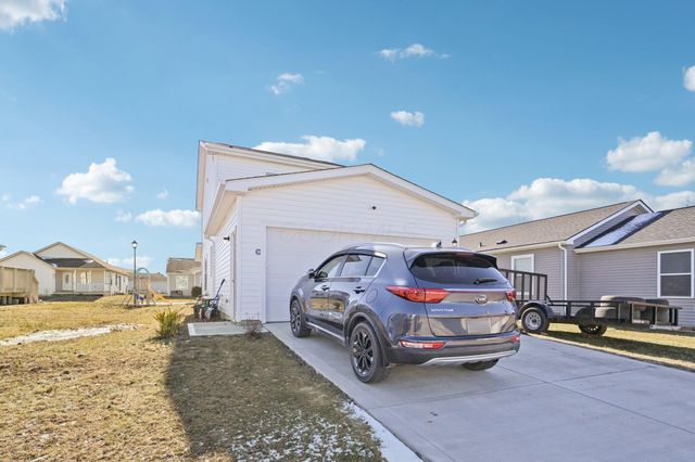 38 Waterman Avenue, Commercial Point, OH 43116