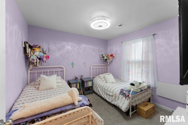 106 14TH Avenue, De Witt, IA 52742