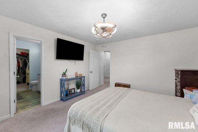 106 14TH Avenue, De Witt, IA 52742