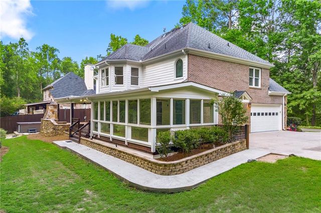 555 Spring Gate Lane, Alpharetta, GA 30009