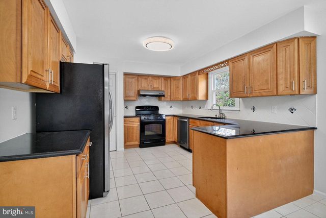 5 WELLESLEY CT, Princeton Junction, NJ 08550