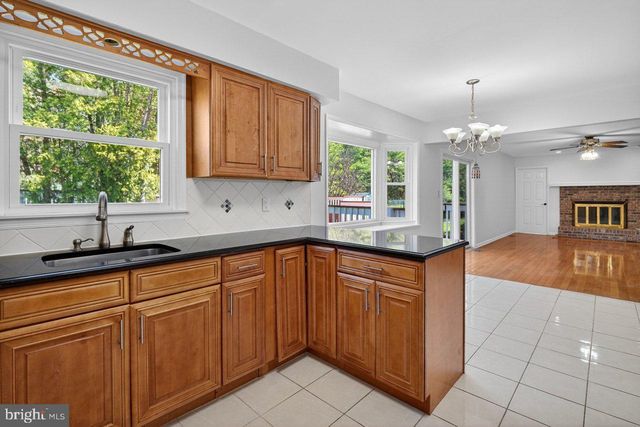 5 WELLESLEY CT, Princeton Junction, NJ 08550