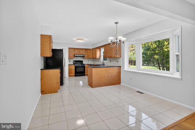 5 WELLESLEY CT, Princeton Junction, NJ 08550