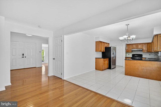 5 WELLESLEY CT, Princeton Junction, NJ 08550