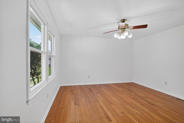 5 WELLESLEY CT, Princeton Junction, NJ 08550