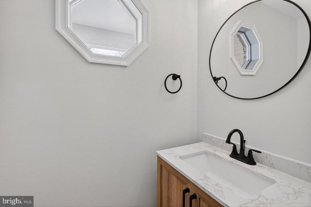 5 WELLESLEY CT, Princeton Junction, NJ 08550