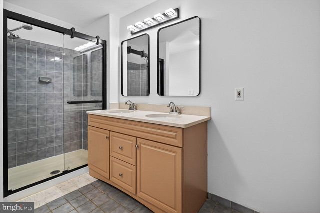 5 WELLESLEY CT, Princeton Junction, NJ 08550