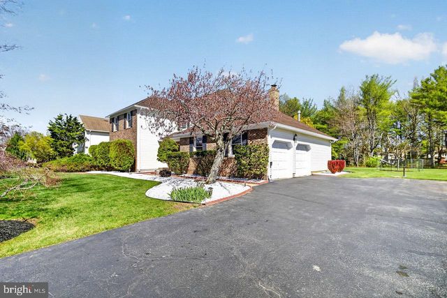 5 WELLESLEY CT, Princeton Junction, NJ 08550