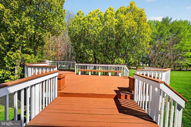 5 WELLESLEY CT, Princeton Junction, NJ 08550