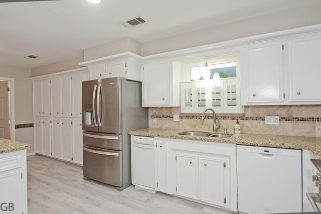 214 W Sutton Square, Stafford, TX 77477