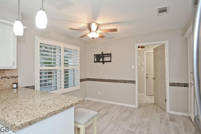 214 W Sutton Square, Stafford, TX 77477