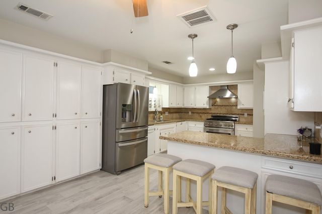 214 W Sutton Square, Stafford, TX 77477