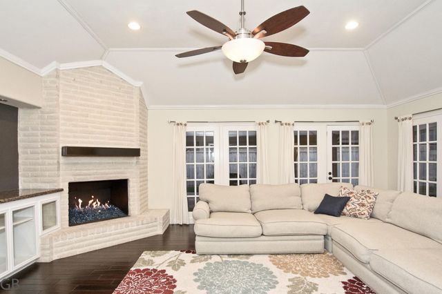 214 W Sutton Square, Stafford, TX 77477