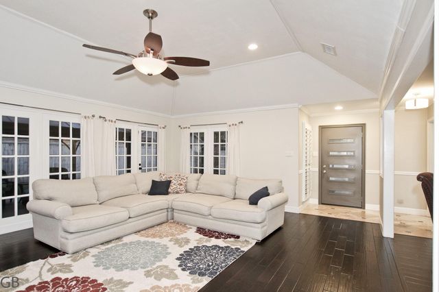 214 W Sutton Square, Stafford, TX 77477