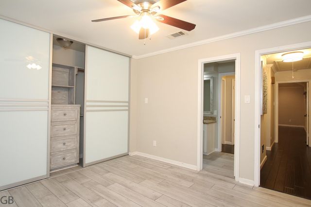 214 W Sutton Square, Stafford, TX 77477