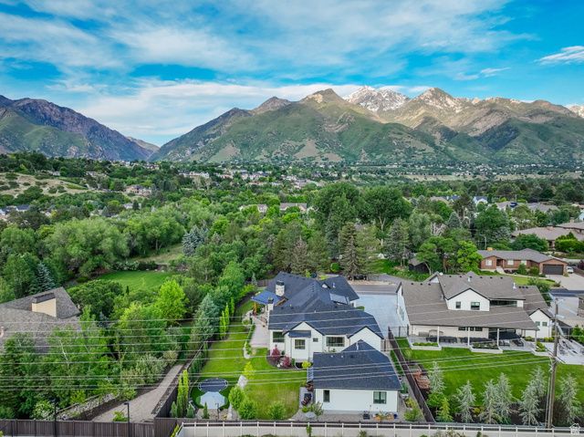 8122 S WILLOW CV, Cottonwood Heights, UT 84093