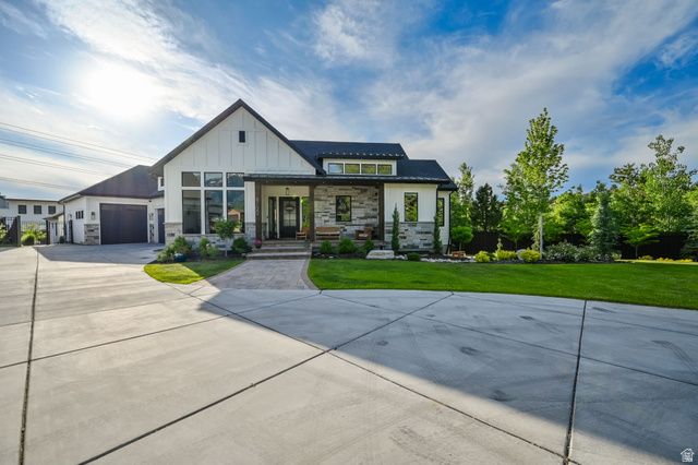8122 S WILLOW CV, Cottonwood Heights, UT 84093