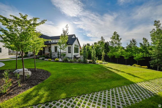 8122 S WILLOW CV, Cottonwood Heights, UT 84093