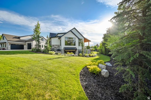 8122 S WILLOW CV, Cottonwood Heights, UT 84093