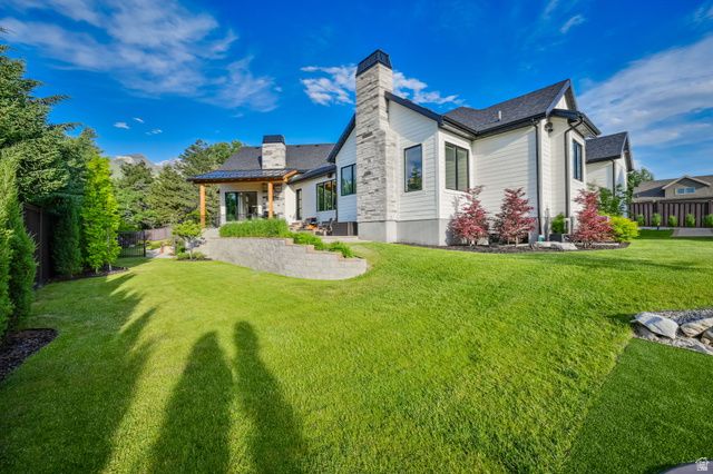 8122 S WILLOW CV, Cottonwood Heights, UT 84093