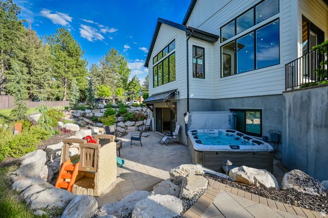 8122 S WILLOW CV, Cottonwood Heights, UT 84093